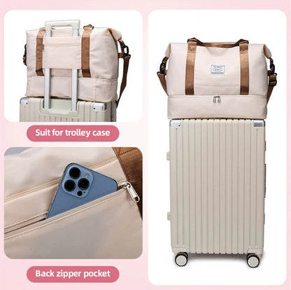 sac de voyage cabine beige avec poche zippée pour valise trolley, organisation bagages