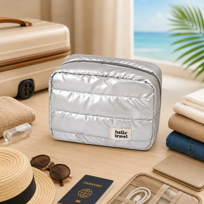 Trousse de toilette voyage PuffTravel argent avec maquillage et soins à l'intérieur