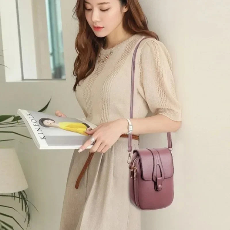 Autour du mot-clé principal "Sac à Main Bandoulière", gravitent de nombreux mots-clés long-tail issus de la description du produit ChicBox™, tels que "sac à main bandoulière pour quotidien stylé", "petit sac bandoulière en cuir PU premium", "sac bandoulière ajustable avec compartiments intelligents", "sac à main bandoulière léger pour liberté de mouvements", "accessoire sac bandoulière polyvalent pour toutes tenues", "sac bandoulière design carré moderne et élégant"