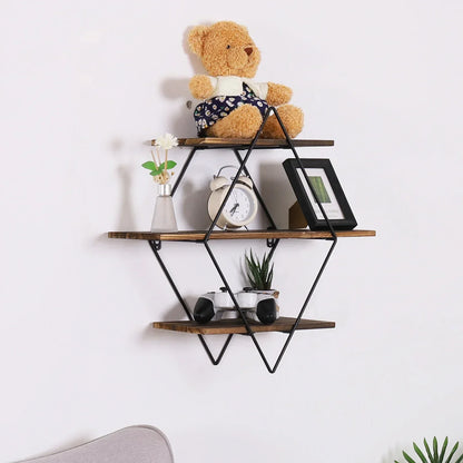 Découvrez l'étagère murale décorative Diamant Rustique™ : design industriel bois-métal, 3 niveaux robustes pour gain d'espace. Achetez en ligne à 37€, livraison gratuite France ! Idéal pour salon/chambre.