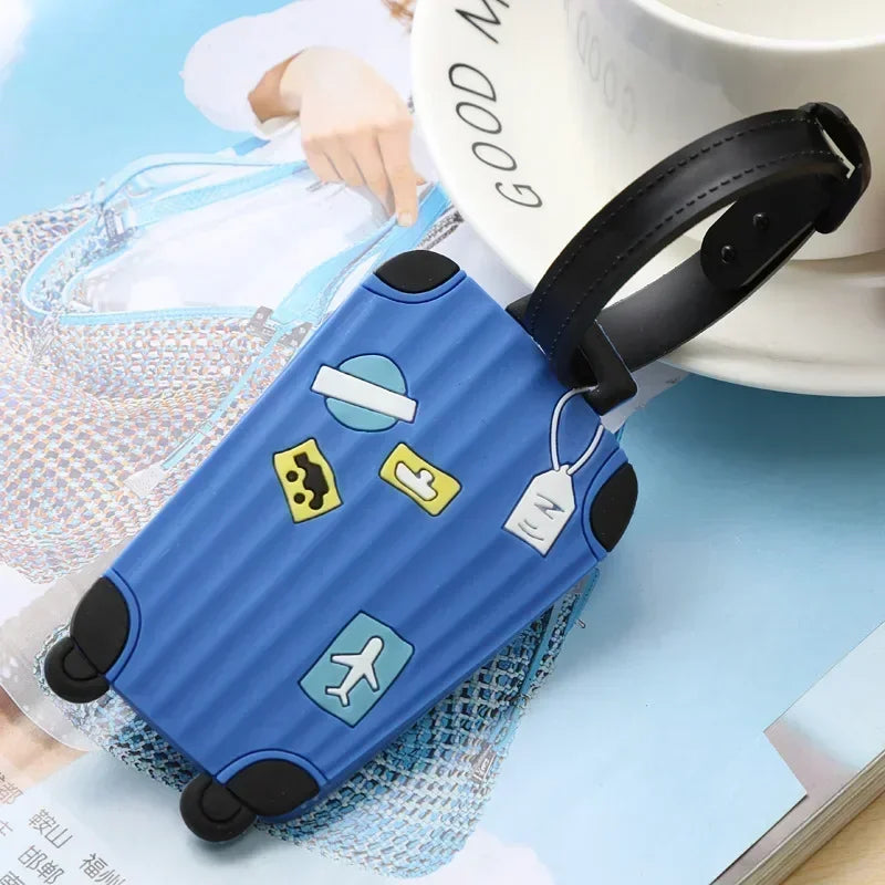 Étiquette bagage en silicone colorée et résistante pour valise et sac, avec carte d’identification protégée, attache sécurisée, design dessin animé enfant ou style élégant adulte, idéale pour voyage avion, train et déplacements en famille.