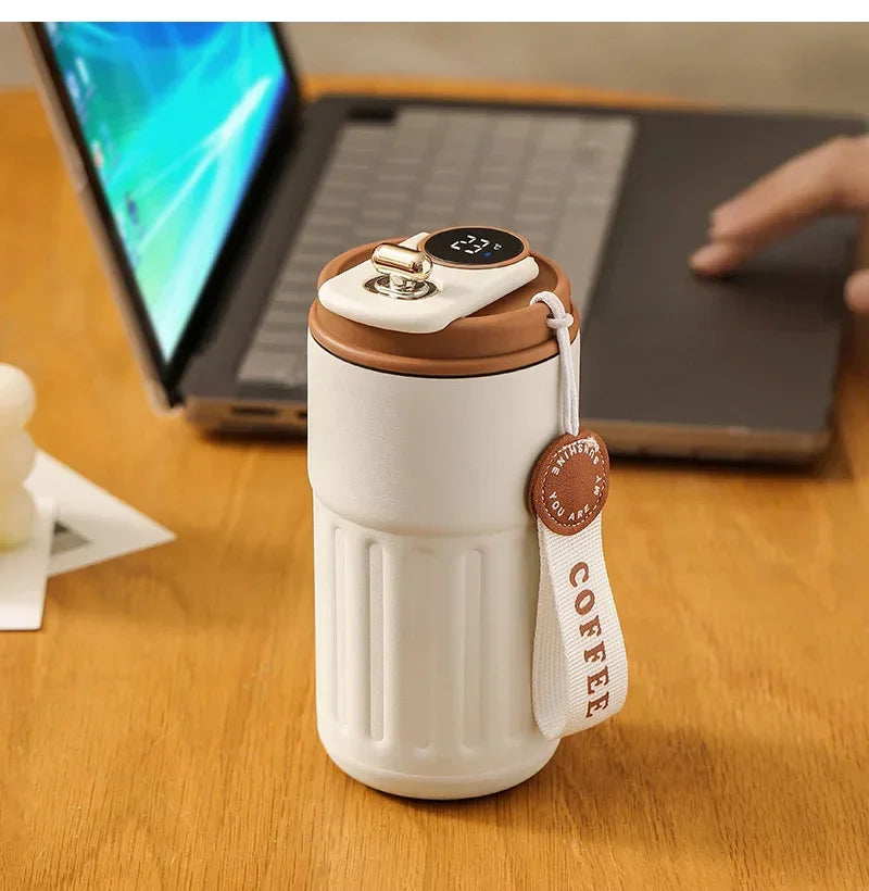 Mug isotherme ThermoSmart blanc, tasse de voyage chic sur bureau, boutique Ma Tasse Stylée