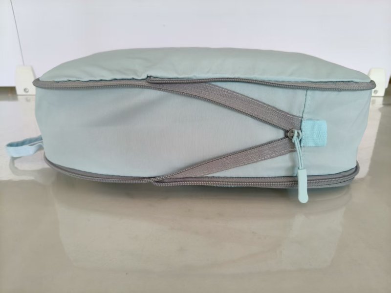 Organisateur de valise cabine à compression CabinFlex Pro™, sac de rangement de voyage gain de place compressible pour vêtements, sous-vêtements et chaussures, compatible bagage cabine avion, idéal pour optimiser l’espace dans une valise de voyage homme ou femme.