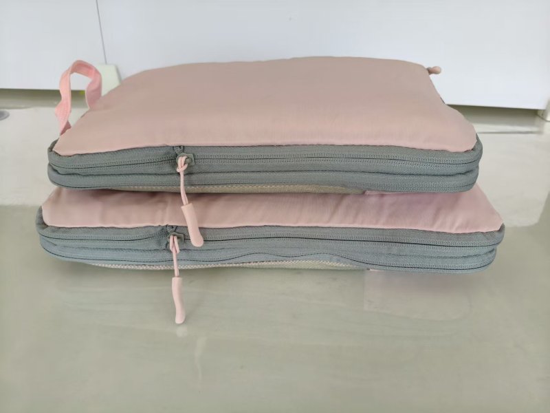 Organisateur de valise cabine à compression CabinFlex Pro™, sac de rangement de voyage gain de place compressible pour vêtements, sous-vêtements et chaussures, compatible bagage cabine avion, idéal pour optimiser l’espace dans une valise de voyage homme ou femme.