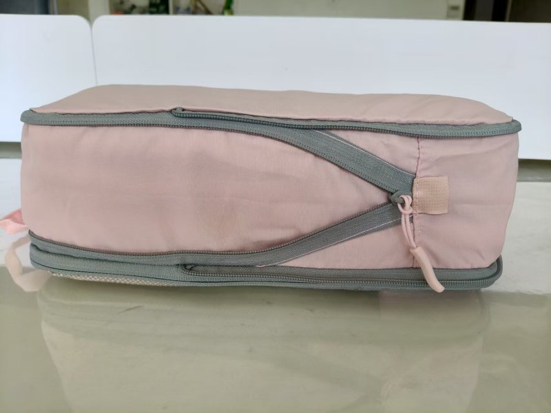Organisateur de valise cabine à compression CabinFlex Pro™, sac de rangement de voyage gain de place compressible pour vêtements, sous-vêtements et chaussures, compatible bagage cabine avion, idéal pour optimiser l’espace dans une valise de voyage homme ou femme.