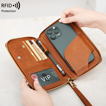 protege passeport RFID zippé PU marron 19x11,5 cm compatible bagage cabine avion et bagage a main marron ouvert telephone portable