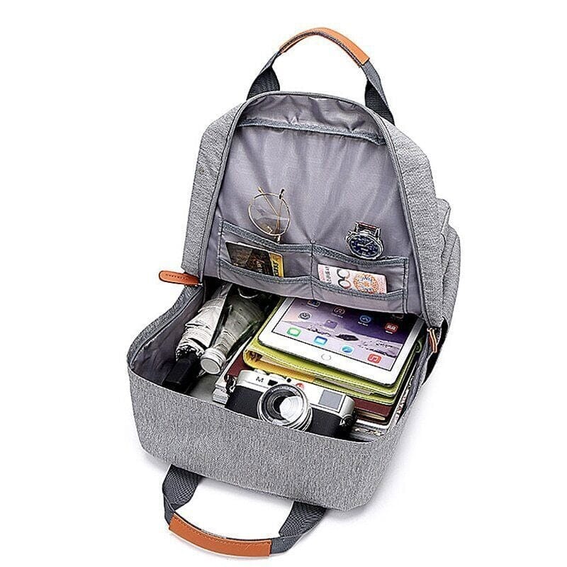 Sac à dos voyage femme Canvas Urbain™ – design moderne et confortable, multipoche et résistant à l’eau, compagnon parfait pour toutes vos aventures en ville.