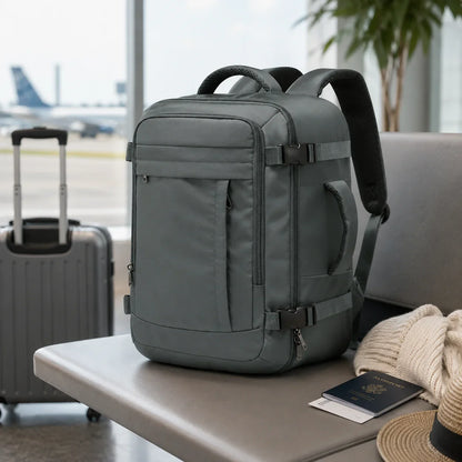Sac a dos voyage FlyPack noir 40x30x20 avec ordinateur et vetements a l'interieur