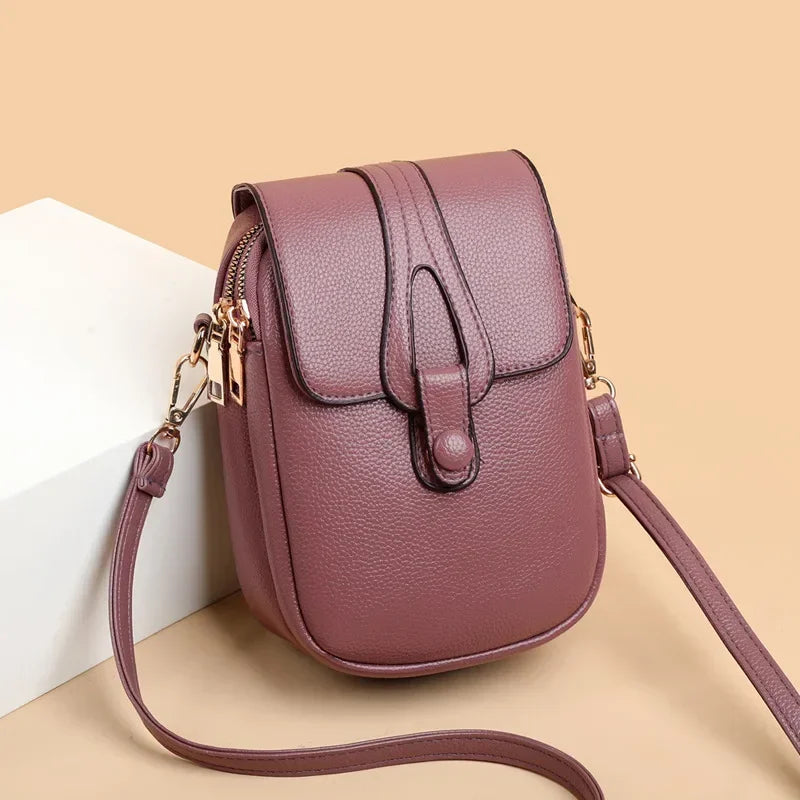 Autour du mot-clé principal "Sac à Main Bandoulière", gravitent de nombreux mots-clés long-tail issus de la description du produit ChicBox™, tels que "sac à main bandoulière pour quotidien stylé", "petit sac bandoulière en cuir PU premium", "sac bandoulière ajustable avec compartiments intelligents", "sac à main bandoulière léger pour liberté de mouvements", "accessoire sac bandoulière polyvalent pour toutes tenues", "sac bandoulière design carré moderne et élégant"