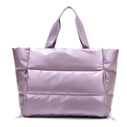 Découvrez le sac de sport femme ImperFit™, l'accessoire parfait pour les femmes actives cherchant un sac de sport femme imperméable en nylon Oxford haute densité déperlant anti-usure et respirant, un sac de sport femme grande capacité 36-55L modulable pour fitness yoga piscine ou voyage week-end, un sac de sport femme avec compartiment chaussures ventilé pour séparer linge propre et affaires mouillées, un sac de sport femme porte-tapis yoga intégré idéal pour séances pilates ou yoga femme imperméable