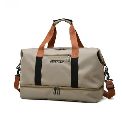 Découvrez le sac de sport femme Movella™, l'accessoire indispensable pour les femmes actives à la recherche d'un sac de sport femme imperméable en tissu Oxford résistant aux intempéries, un sac de sport femme avec compartiment séparé pour chaussures et linge humide pour une organisation hygiénique, un sac de sport femme polyvalent adaptable du bureau à la salle de sport avec capacité généreuse de 20-35L pour 3-5 jours d'affaires, un sac de sport femme élégant disponible en 7 couleurs tendance comme vert kak
