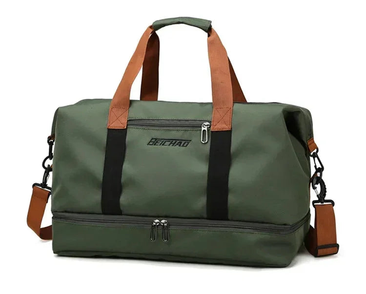 Découvrez le sac de sport femme Movella™, l'accessoire indispensable pour les femmes actives à la recherche d'un sac de sport femme imperméable en tissu Oxford résistant aux intempéries, un sac de sport femme avec compartiment séparé pour chaussures et linge humide pour une organisation hygiénique, un sac de sport femme polyvalent adaptable du bureau à la salle de sport avec capacité généreuse de 20-35L pour 3-5 jours d'affaires, un sac de sport femme élégant disponible en 7 couleurs tendance comme vert kak