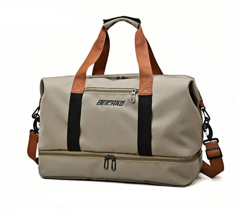 Découvrez le sac de sport femme Movella™, l'accessoire indispensable pour les femmes actives à la recherche d'un sac de sport femme imperméable en tissu Oxford résistant aux intempéries, un sac de sport femme avec compartiment séparé pour chaussures et linge humide pour une organisation hygiénique, un sac de sport femme polyvalent adaptable du bureau à la salle de sport avec capacité généreuse de 20-35L pour 3-5 jours d'affaires, un sac de sport femme élégant disponible en 7 couleurs tendance comme vert kak