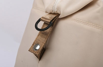 Détail du sac de voyage cabine FlexCarry, couture renforcée, boucle solide, rangement chic