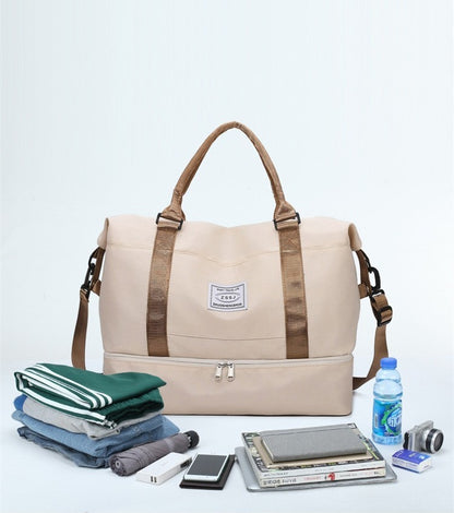 sac de voyage cabine FlexCarry grande capacité beige avec vêtements et accessoires de voyage