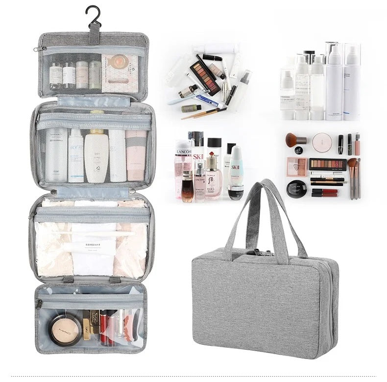 Trousse de toilette de voyage montrant la capacité de rangement pour produits de soin, maquillage et flacons, avant et après organisation