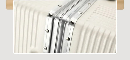 Détail du cadre aluminium ABS de la valise cabine AirFrame Pro, robuste et durable